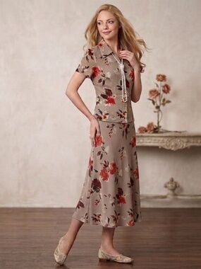 Women's Floral Print Two-Piece Suit: Short Sleeve Top and Midi Skirt